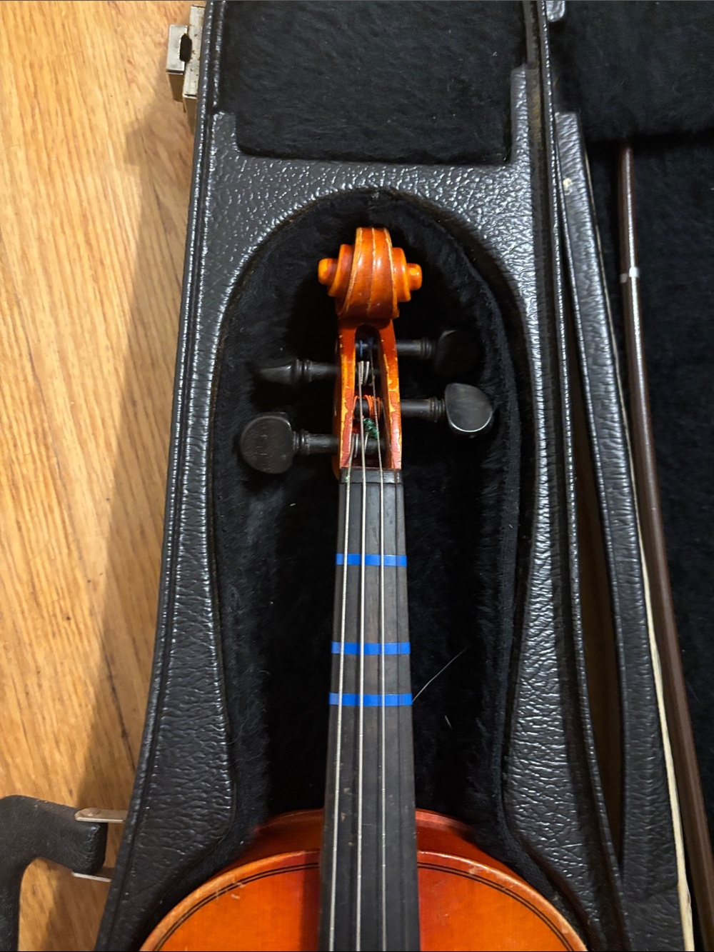 Youth  Violin with Case and Bow - Orange-Brown Finish - Picture 3 of 3